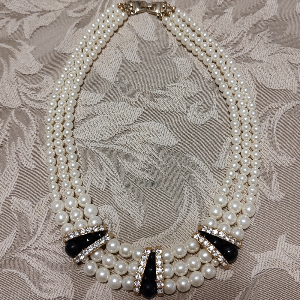 🎀 Sophisticated Art Deco Black Beaded & Ivory Pearl Statement Necklace - Picture 2 of 14